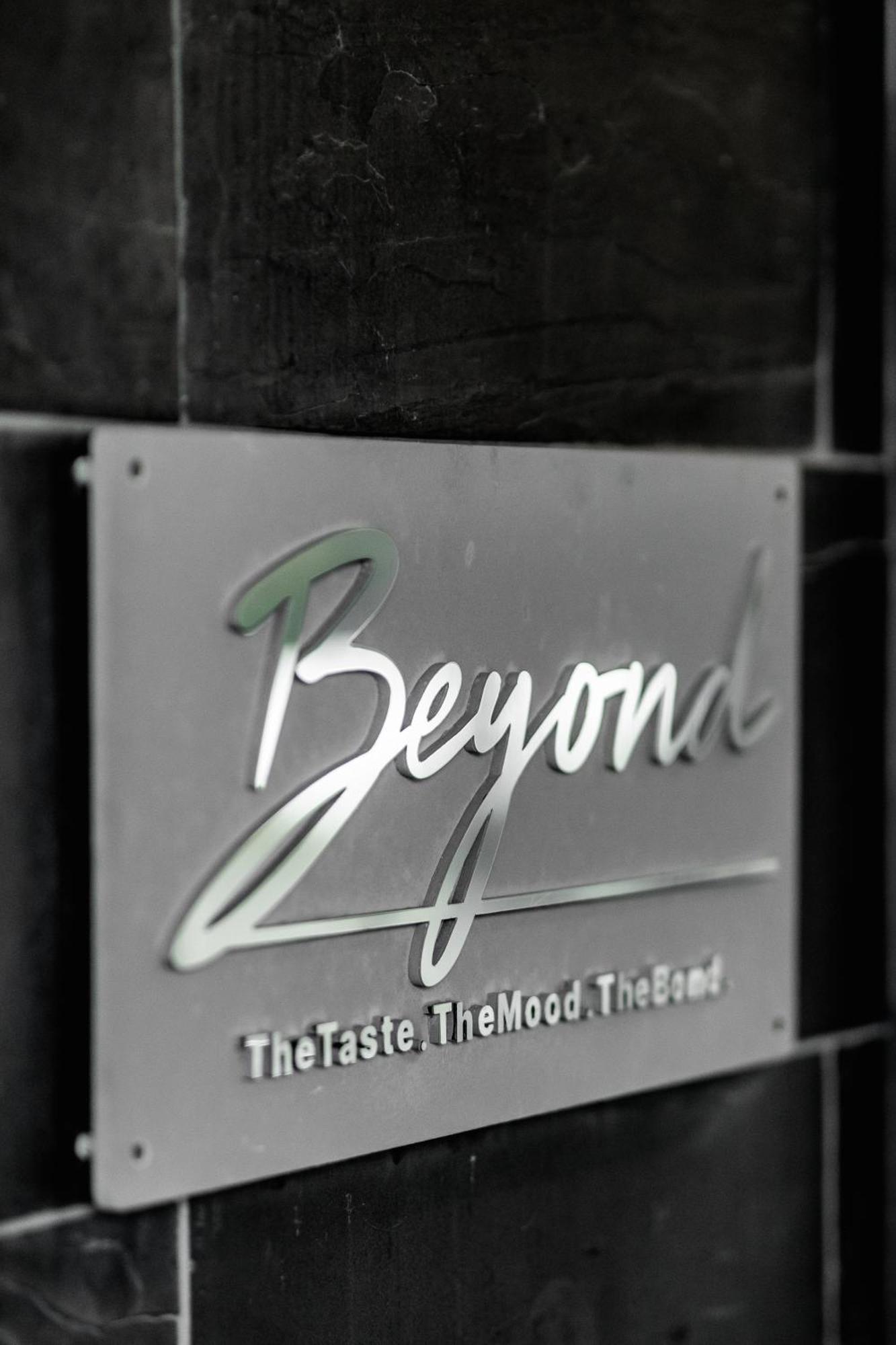 B The Hotel Sfântu Gheorghe Bagian luar foto